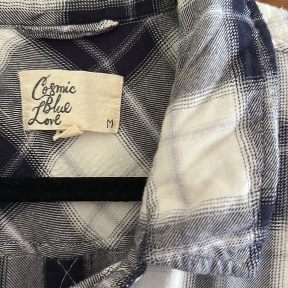 Soft, short sleeve button down blouse - Picture 4 of 4